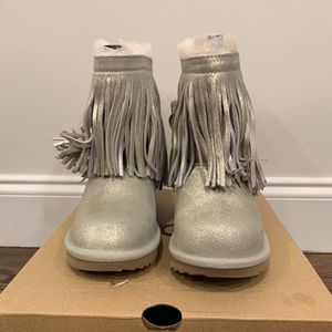 GIRLS UGG BOOTS (Silver)